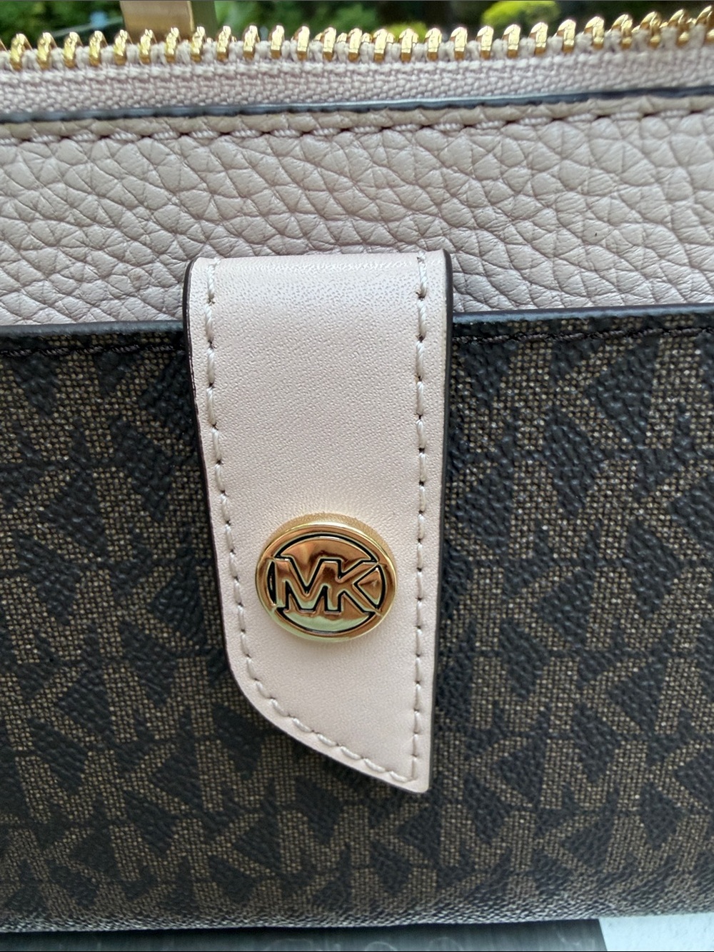 Michael Kors Brown Logo Crossbody with Light Taupe Strap NWT - Picture 13 of 17